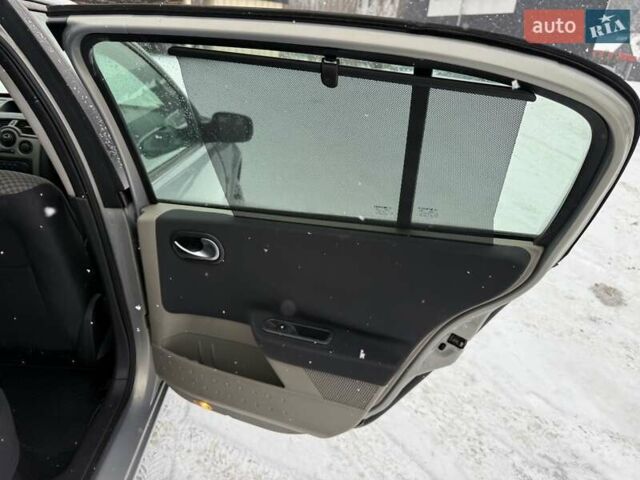 Сірий Рено Меган, об'ємом двигуна 1.6 л та пробігом 204 тис. км за 5500 $, фото 45 на Automoto.ua