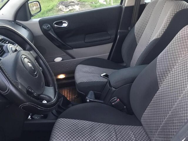 Рено Меган 2006 в Золотоноше на Automoto.ua Серый Рено Меган, объемом двигателя 0 л и пробегом 290 тыс. км за 2600 $, фото 5 на Automoto.ua