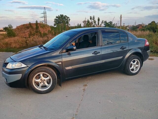 Серый Рено Меган, объемом двигателя 1.6 л и пробегом 220 тыс. км за 4700 $, фото 5 на Automoto.ua