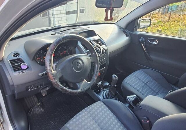 Сірий Рено Меган, об'ємом двигуна 1.4 л та пробігом 266 тис. км за 4500 $, фото 7 на Automoto.ua