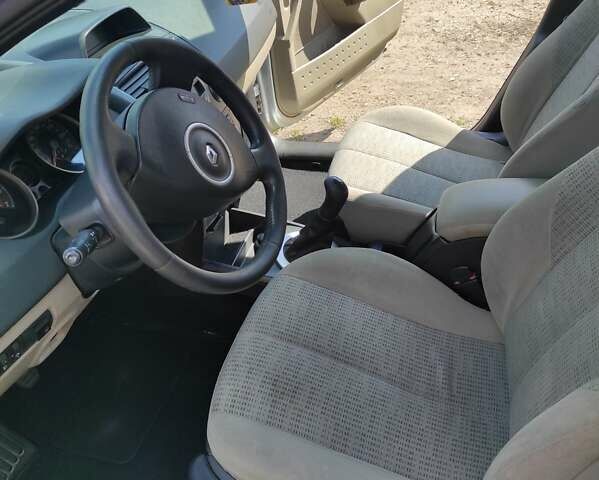 Сірий Рено Меган, об'ємом двигуна 1.6 л та пробігом 260 тис. км за 5300 $, фото 8 на Automoto.ua