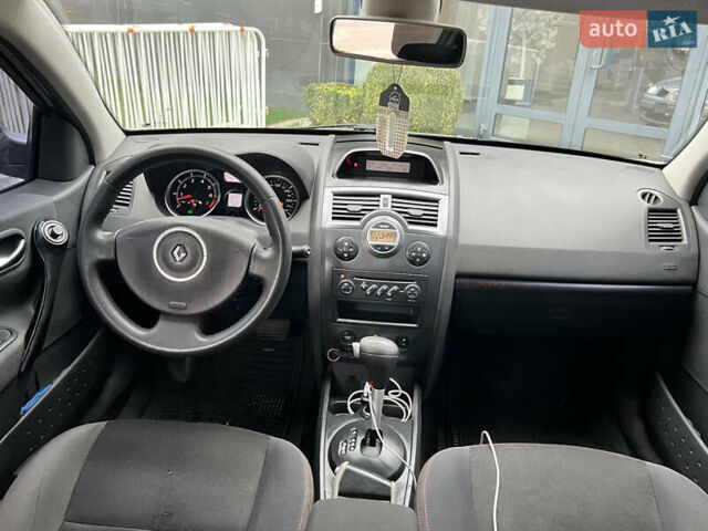 Серый Рено Меган, объемом двигателя 1.6 л и пробегом 179 тыс. км за 4600 $, фото 41 на Automoto.ua