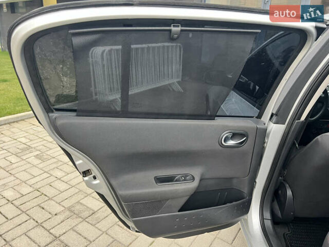 Серый Рено Меган, объемом двигателя 1.6 л и пробегом 179 тыс. км за 4600 $, фото 54 на Automoto.ua