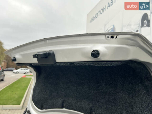 Серый Рено Меган, объемом двигателя 1.6 л и пробегом 179 тыс. км за 4600 $, фото 30 на Automoto.ua