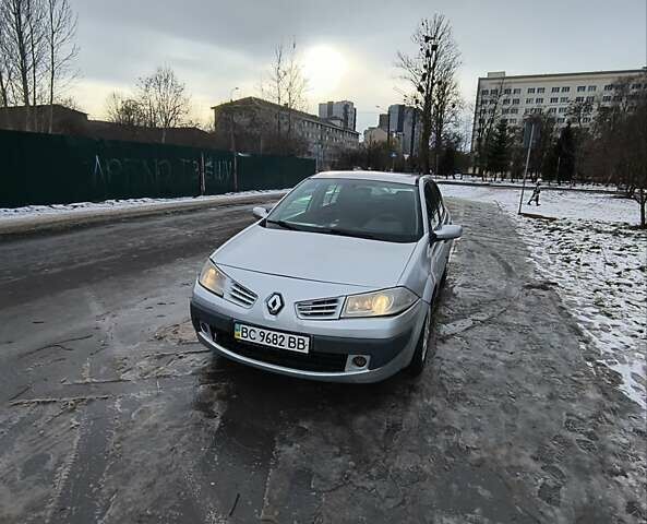 Сірий Рено Меган, об'ємом двигуна 1.39 л та пробігом 190 тис. км за 3999 $, фото 2 на Automoto.ua