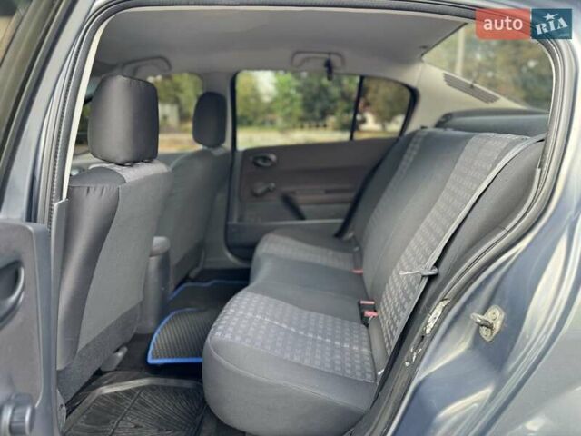 Серый Рено Меган, объемом двигателя 1.4 л и пробегом 338 тыс. км за 3999 $, фото 29 на Automoto.ua