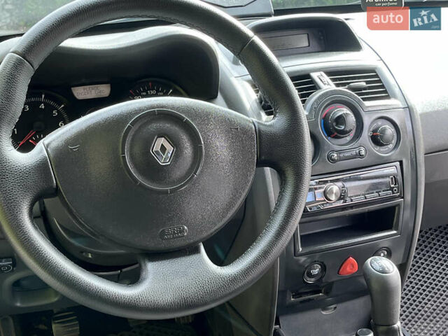 Рено Меган 2007 в Белой Церкве на Automoto.ua Серый Рено Меган, объемом двигателя 1.4 л и пробегом 219 тыс. км за 4900 $, фото 12 на Automoto.ua