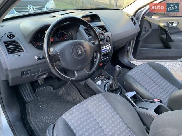 Серый Рено Меган, объемом двигателя 0 л и пробегом 176 тыс. км за 4450 $, фото 18 на Automoto.ua