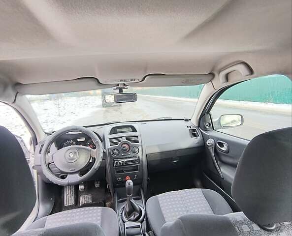 Сірий Рено Меган, об'ємом двигуна 1.39 л та пробігом 190 тис. км за 3999 $, фото 7 на Automoto.ua