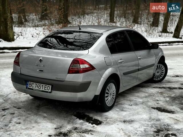 Серый Рено Меган, объемом двигателя 1.6 л и пробегом 245 тыс. км за 3999 $, фото 10 на Automoto.ua