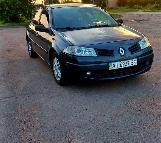 Серый Рено Меган, объемом двигателя 1.4 л и пробегом 180 тыс. км за 3950 $, фото 1 на Automoto.ua