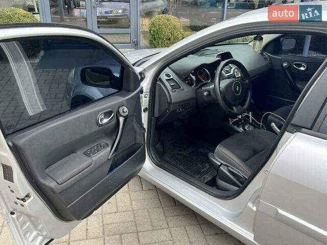 Серый Рено Меган, объемом двигателя 1.6 л и пробегом 179 тыс. км за 4600 $, фото 35 на Automoto.ua