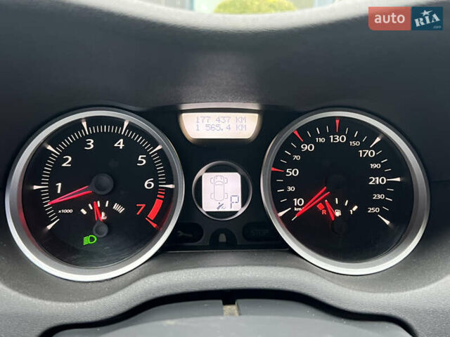 Серый Рено Меган, объемом двигателя 1.6 л и пробегом 179 тыс. км за 4600 $, фото 43 на Automoto.ua
