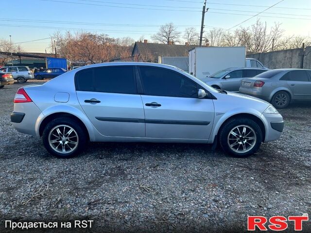 Рено Меган 2007 у Первомайськ на Automoto.ua Сірий Рено Меган, об'ємом двигуна 1.4 л та пробігом 180 тис. км за 4199 $, фото 4 на Automoto.ua