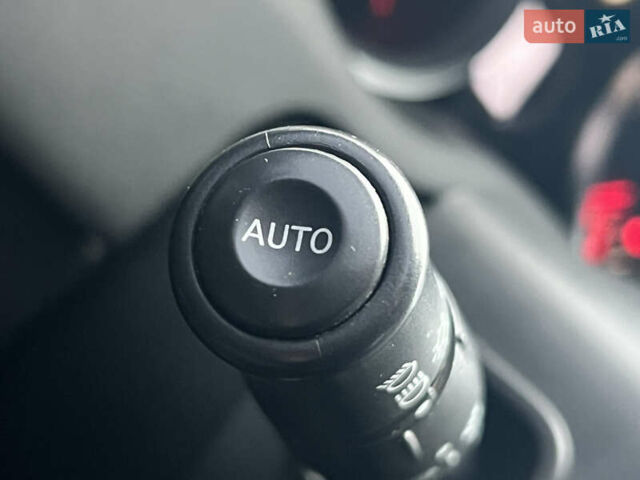 Серый Рено Меган, объемом двигателя 1.6 л и пробегом 179 тыс. км за 4600 $, фото 46 на Automoto.ua