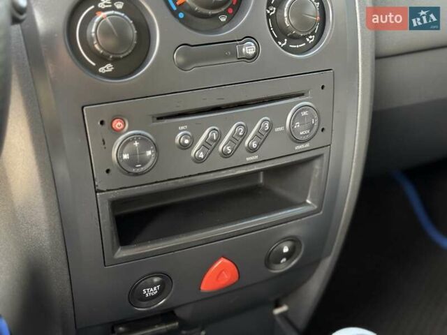 Серый Рено Меган, объемом двигателя 1.4 л и пробегом 338 тыс. км за 3999 $, фото 26 на Automoto.ua