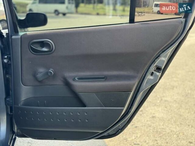 Серый Рено Меган, объемом двигателя 1.4 л и пробегом 338 тыс. км за 3999 $, фото 35 на Automoto.ua