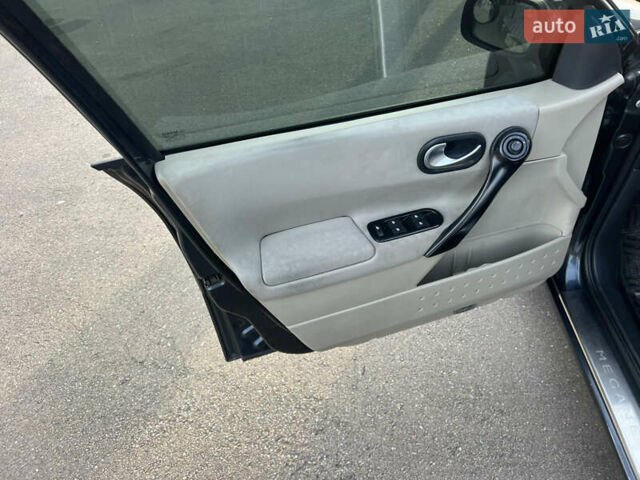 Серый Рено Меган, объемом двигателя 1.6 л и пробегом 200 тыс. км за 4200 $, фото 15 на Automoto.ua