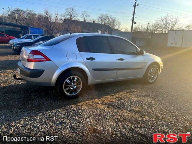 Рено Меган 2007 у Первомайськ на Automoto.ua Сірий Рено Меган, об'ємом двигуна 1.4 л та пробігом 180 тис. км за 4199 $, фото 3 на Automoto.ua