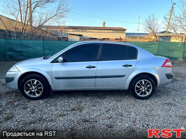 Рено Меган 2007 у Первомайськ на Automoto.ua Сірий Рено Меган, об'ємом двигуна 1.4 л та пробігом 180 тис. км за 4199 $, фото 2 на Automoto.ua