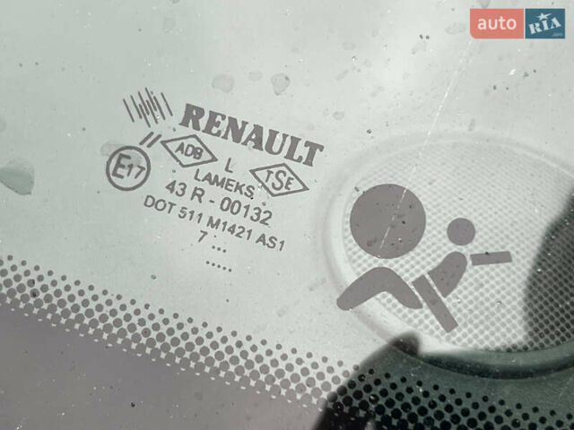 Серый Рено Меган, объемом двигателя 1.6 л и пробегом 179 тыс. км за 4600 $, фото 17 на Automoto.ua