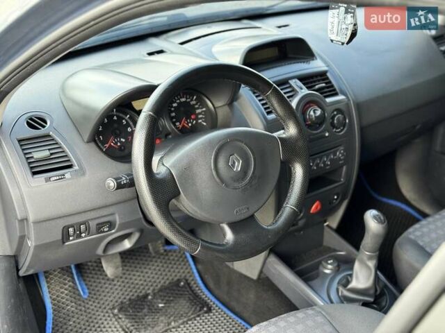 Серый Рено Меган, объемом двигателя 1.4 л и пробегом 338 тыс. км за 3999 $, фото 19 на Automoto.ua