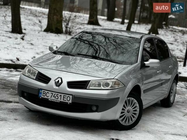 Серый Рено Меган, объемом двигателя 1.6 л и пробегом 245 тыс. км за 3999 $, фото 15 на Automoto.ua