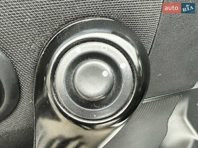 Серый Рено Меган, объемом двигателя 1.6 л и пробегом 179 тыс. км за 4600 $, фото 40 на Automoto.ua