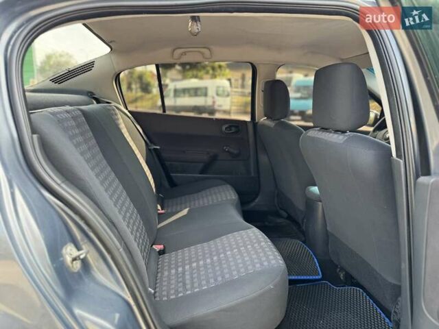 Серый Рено Меган, объемом двигателя 1.4 л и пробегом 338 тыс. км за 3999 $, фото 36 на Automoto.ua