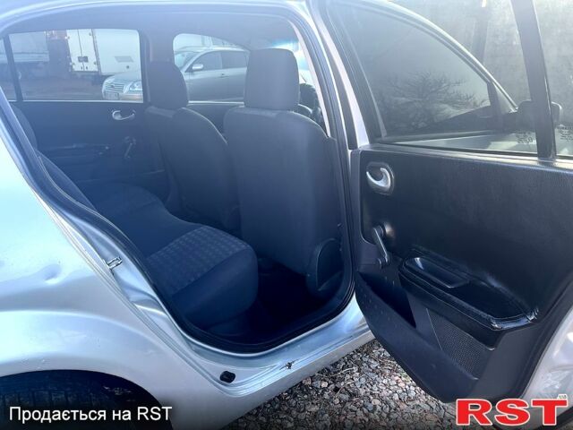 Рено Меган 2007 у Первомайськ на Automoto.ua Сірий Рено Меган, об'ємом двигуна 1.4 л та пробігом 180 тис. км за 4199 $, фото 9 на Automoto.ua