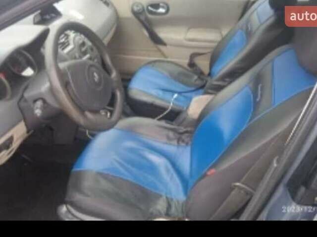 Серый Рено Меган, объемом двигателя 1.6 л и пробегом 337 тыс. км за 5000 $, фото 2 на Automoto.ua