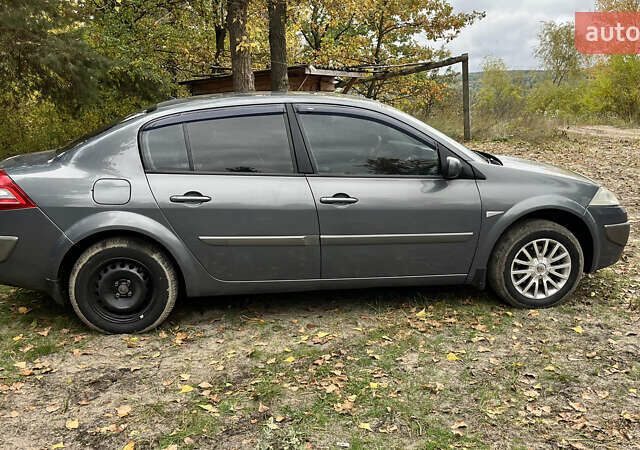 Рено Меган 2007 в Киеве на Automoto.ua Серый Рено Меган, объемом двигателя 1.6 л и пробегом 227 тыс. км за 5300 $, фото 6 на Automoto.ua