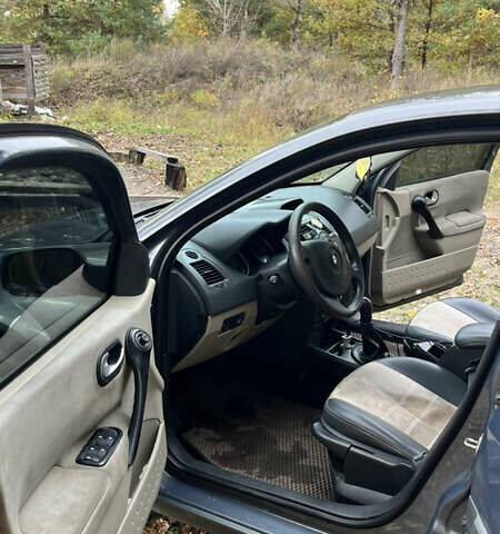 Рено Меган 2007 в Киеве на Automoto.ua Серый Рено Меган, объемом двигателя 1.6 л и пробегом 227 тыс. км за 5300 $, фото 11 на Automoto.ua