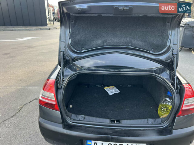 Серый Рено Меган, объемом двигателя 1.6 л и пробегом 200 тыс. км за 4200 $, фото 1 на Automoto.ua