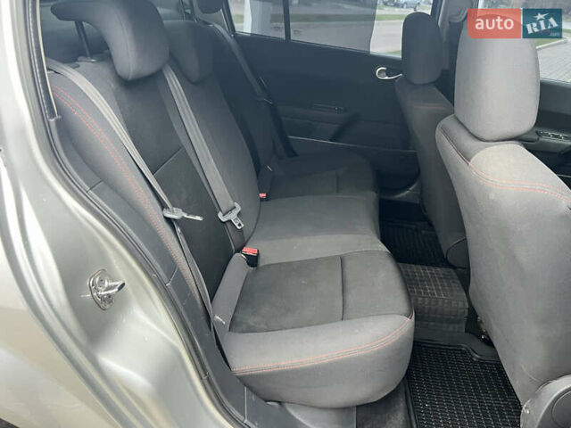 Серый Рено Меган, объемом двигателя 1.6 л и пробегом 179 тыс. км за 4600 $, фото 58 на Automoto.ua