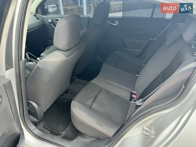 Серый Рено Меган, объемом двигателя 1.6 л и пробегом 179 тыс. км за 4600 $, фото 53 на Automoto.ua