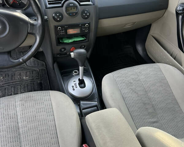 Серый Рено Меган, объемом двигателя 1.6 л и пробегом 200 тыс. км за 4200 $, фото 13 на Automoto.ua