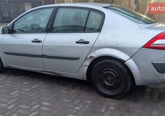 Серый Рено Меган, объемом двигателя 1.39 л и пробегом 189 тыс. км за 2350 $, фото 7 на Automoto.ua