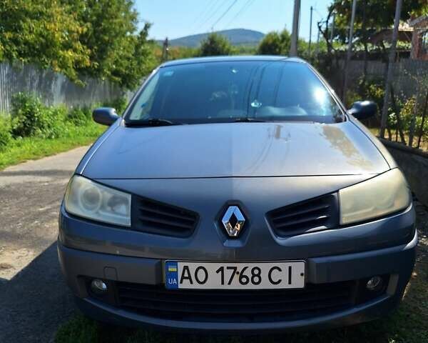 Серый Рено Меган, объемом двигателя 1.46 л и пробегом 252 тыс. км за 3800 $, фото 5 на Automoto.ua