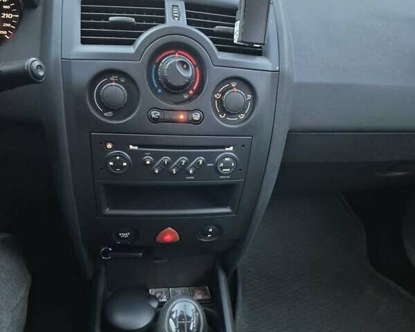 Сірий Рено Меган, об'ємом двигуна 1.6 л та пробігом 119 тис. км за 4750 $, фото 10 на Automoto.ua