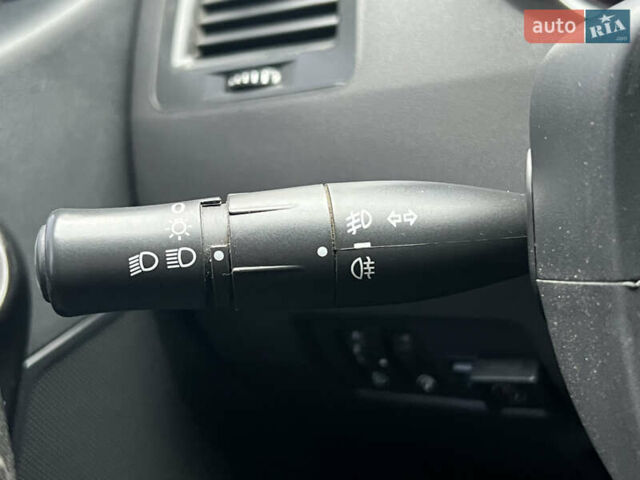 Серый Рено Меган, объемом двигателя 1.6 л и пробегом 179 тыс. км за 4600 $, фото 45 на Automoto.ua