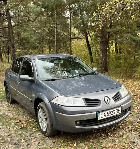 Рено Меган 2007 в Киеве на Automoto.ua Серый Рено Меган, объемом двигателя 1.6 л и пробегом 227 тыс. км за 5300 $, фото 7 на Automoto.ua