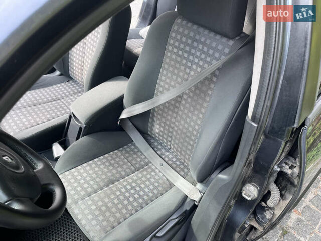 Рено Меган 2007 в Белой Церкве на Automoto.ua Серый Рено Меган, объемом двигателя 1.4 л и пробегом 219 тыс. км за 4900 $, фото 11 на Automoto.ua