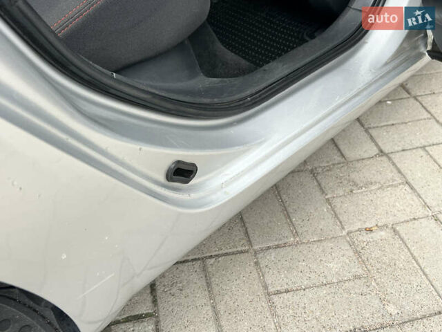 Серый Рено Меган, объемом двигателя 1.6 л и пробегом 179 тыс. км за 4600 $, фото 31 на Automoto.ua