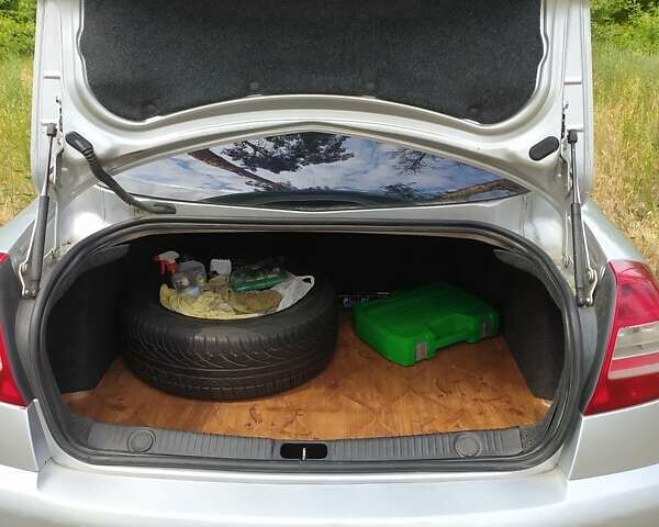 Сірий Рено Меган, об'ємом двигуна 1.6 л та пробігом 291 тис. км за 5400 $, фото 7 на Automoto.ua