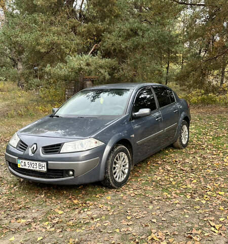 Рено Меган 2007 в Киеве на Automoto.ua Серый Рено Меган, объемом двигателя 1.6 л и пробегом 227 тыс. км за 5300 $, фото 1 на Automoto.ua