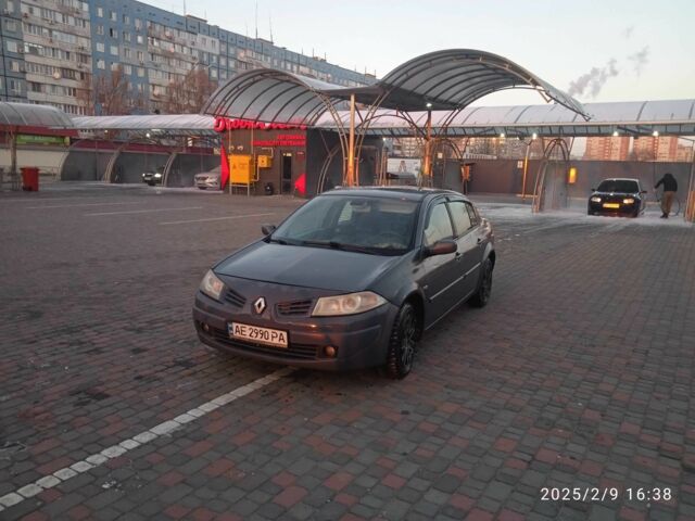 Серый Рено Меган, объемом двигателя 1.6 л и пробегом 337 тыс. км за 4900 $, фото 6 на Automoto.ua