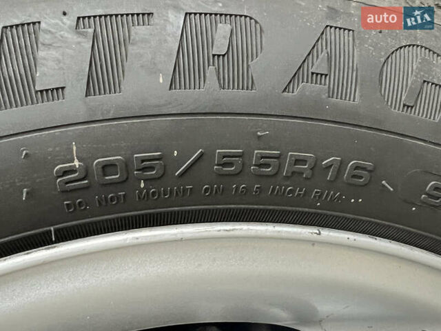 Серый Рено Меган, объемом двигателя 1.6 л и пробегом 179 тыс. км за 4600 $, фото 20 на Automoto.ua