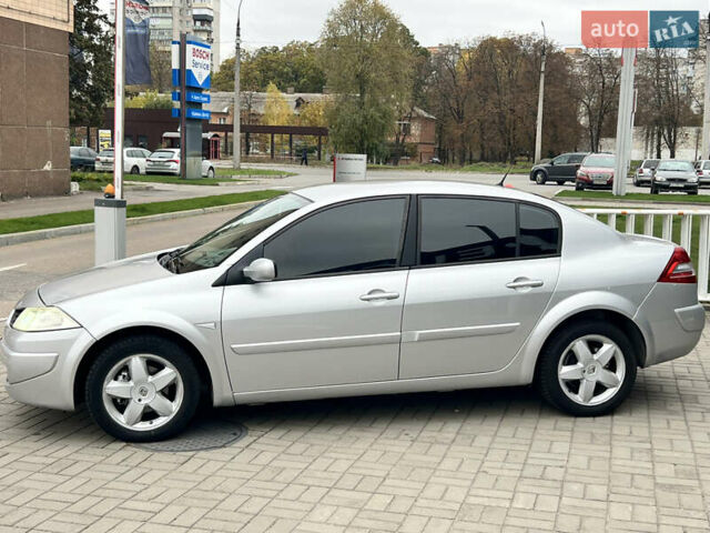 Рено Меган 2007 в Черкассах на Automoto.ua Серый Рено Меган, объемом двигателя 1.6 л и пробегом 177 тыс. км за 4800 $, фото 7 на Automoto.ua