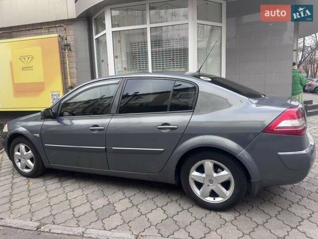 Серый Рено Меган, объемом двигателя 1.6 л и пробегом 250 тыс. км за 5000 $, фото 3 на Automoto.ua